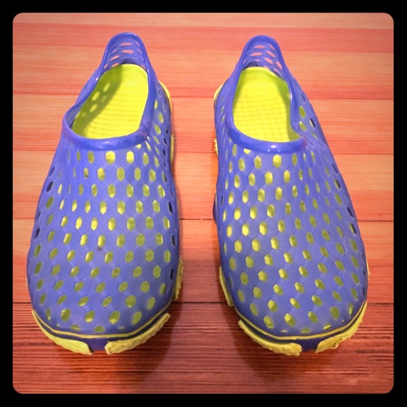 comfortable water shoes